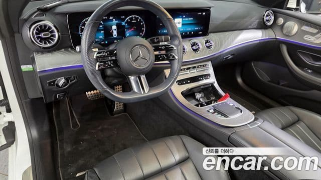Mercedes-Benz E-Class 2022 — ფოტო 7/20