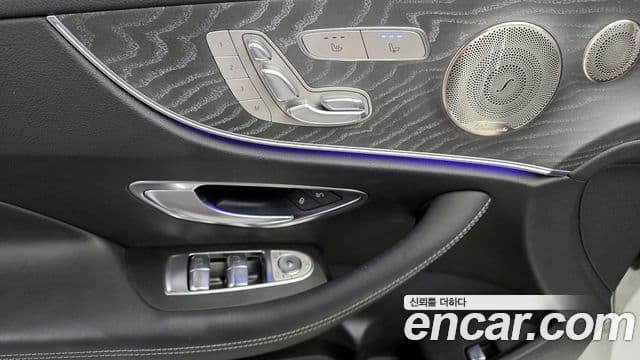 Mercedes-Benz E-Class 2022 — ფოტო 14/20