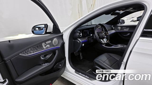 Mercedes-Benz E-Class 2021 — ფოტო 10/20