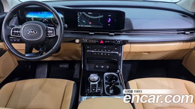 Kia Carnival 2021 — фото 7 из 20