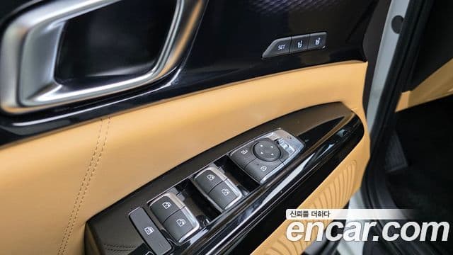Kia Carnival 2021 — фото 12 из 20