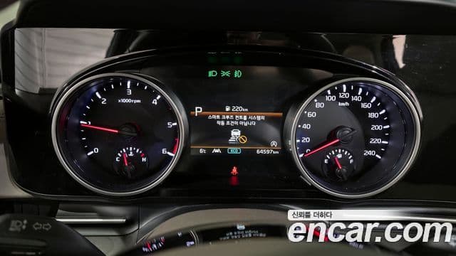 Kia Carnival 2023 — Фото 8/20