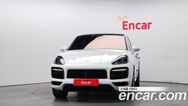Porsche Cayenne 2021 — ფოტო 3/20