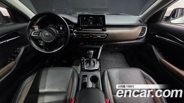 Kia Seltos 2021 — ფოტო 7/20