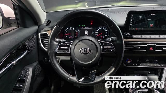 Kia Seltos 2021 — ფოტო 13/20