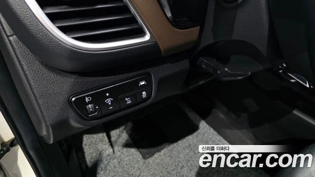 Kia Seltos 2021 — ფოტო 15/20