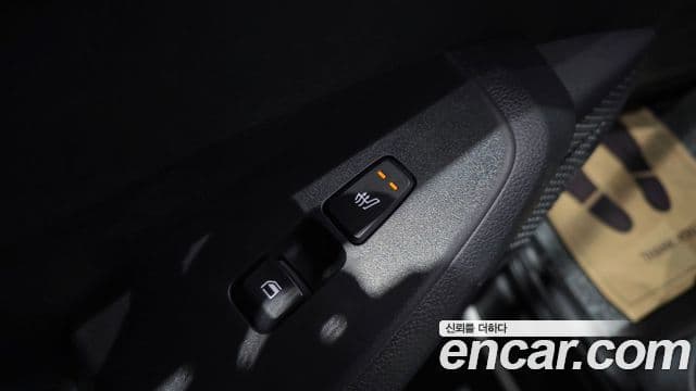 Kia Seltos 2021 — ფოტო 16/20