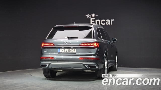 Audi Q7 2021 — ფოტო 4/20