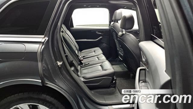 Audi Q7 2021 — ფოტო 12/20