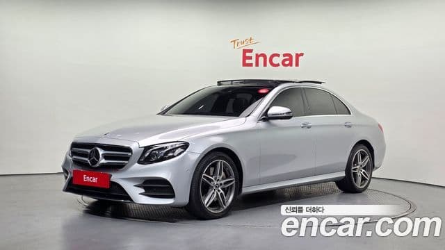 Mercedes-Benz E-Class 2020 — Photo 7/20