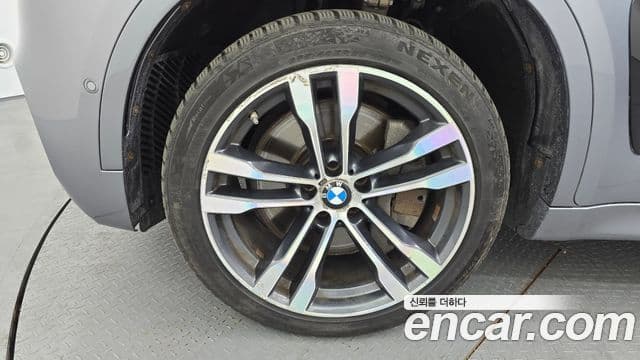 BMW X6 2018 — Photo 10/20