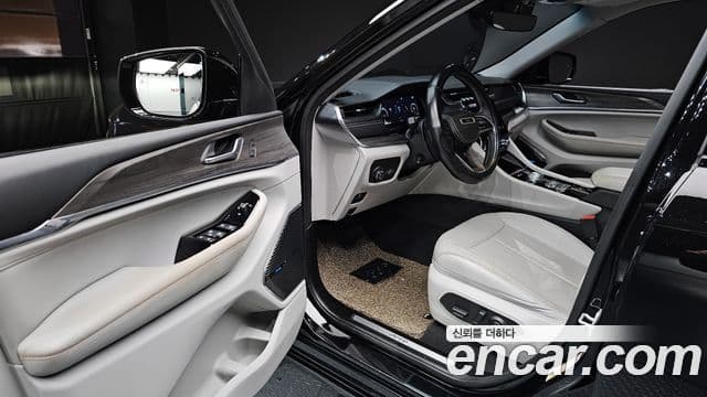 Jeep Grand Cherokee 2021 — фото 11 из 20