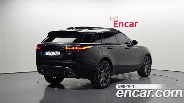 Land Rover Range Rover Velar 2023 — ფოტო 2/20