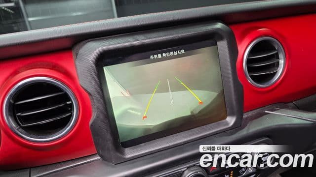 Jeep Wrangler 2022 — ფოტო 13/20