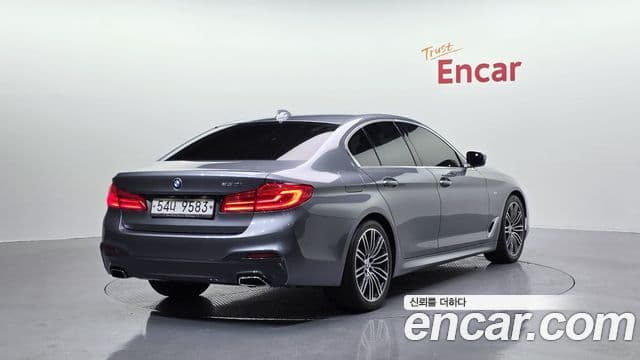 BMW 5 Series 2019 — ფოტო 2/20