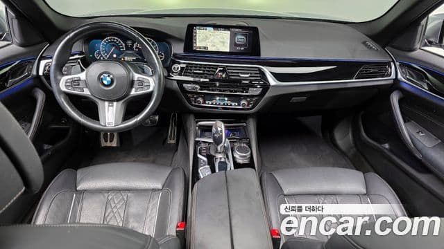 BMW 5 Series 2019 — ფოტო 7/20