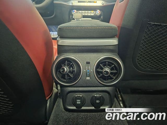 Kia Stinger 2018 — Şəkil 17/20