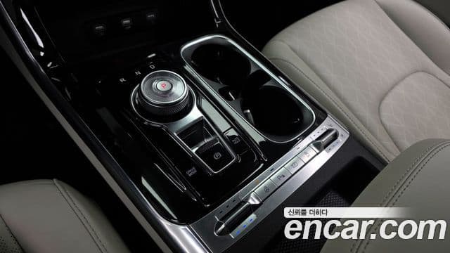 Kia Carnival 2021 — фото 8 из 20