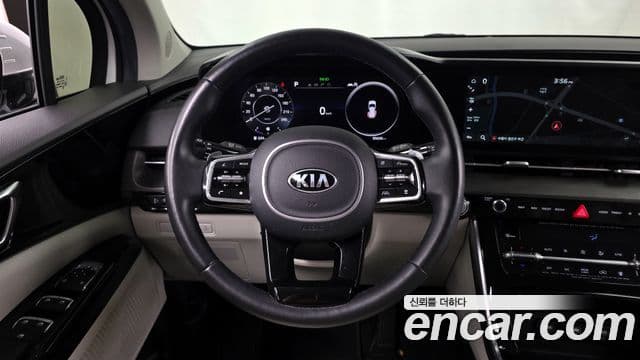 Kia Carnival 2021 — фото 13 из 20