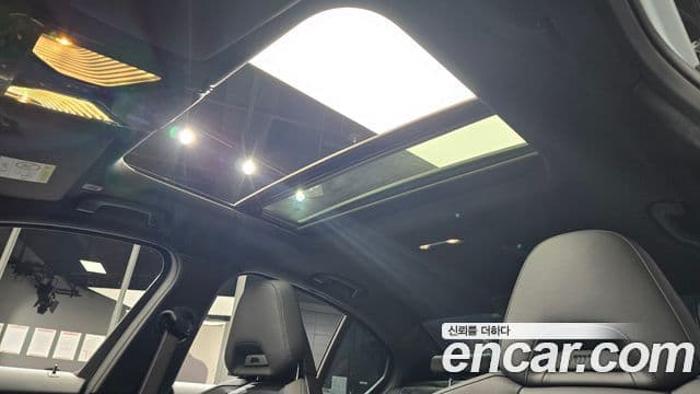 BMW 3 Series 2025 — фото 19 из 20