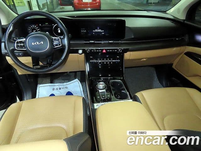 Kia Carnival 2022 — фото 9 из 20