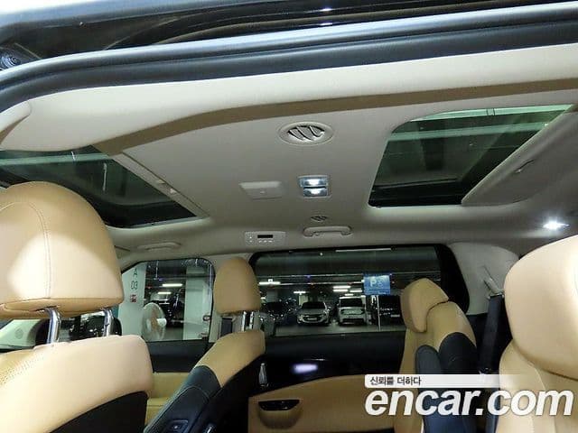 Kia Carnival 2022 — фото 12 из 20