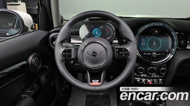 Mini Cooper S 2023 — Фото 12/20