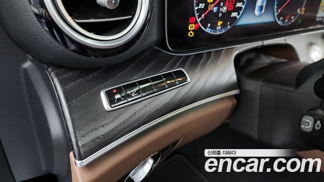 Mercedes-Benz E-Class 2019 — Şəkil 16/20