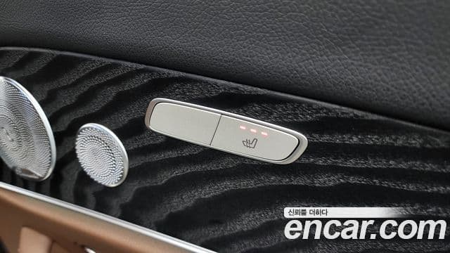 Mercedes-Benz E-Class 2019 — Şəkil 19/20