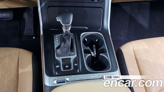 Kia Carnival 2020 — фото 9 из 20