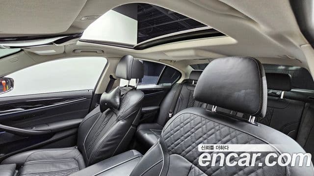 BMW 5 Series 2021 — Şəkil 18/20