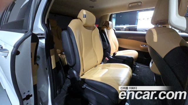 Kia Carnival 2021 — Şəkil 12/20