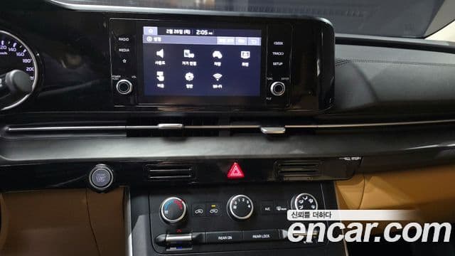Kia Carnival 2021 — Şəkil 16/20