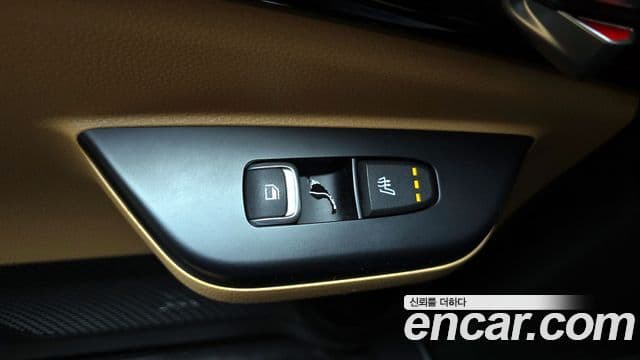 Kia Carnival 2021 — Şəkil 18/20