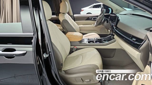 Kia Carnival 2024 — фото 8 из 20