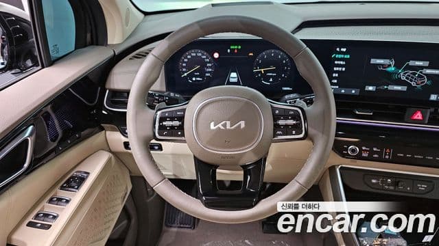 Kia Carnival 2024 — фото 14 из 20