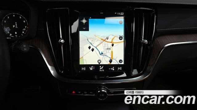Volvo V60 Cross Country 2020 — Photo 17/20
