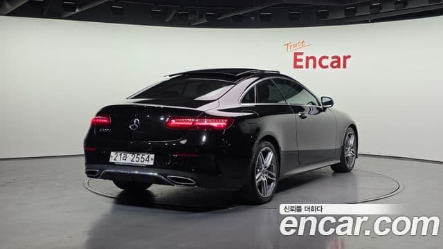 Mercedes-Benz E-Class 2019 — ფოტო 6/20