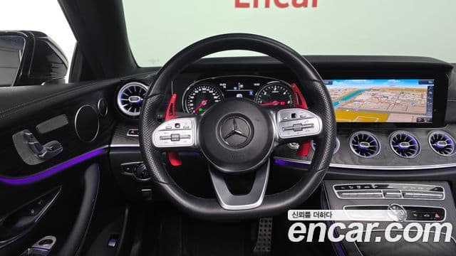 Mercedes-Benz E-Class 2019 — ფოტო 19/20