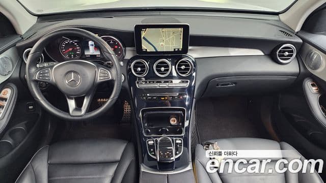 Mercedes-Benz GLC-Class 2018 — Şəkil 10/20