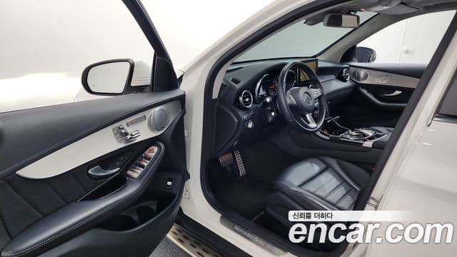 Mercedes-Benz GLC-Class 2018 — Şəkil 8/20