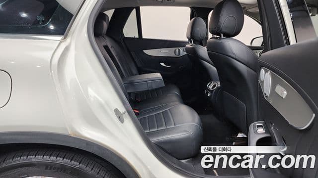 Mercedes-Benz GLC-Class 2018 — Şəkil 12/20
