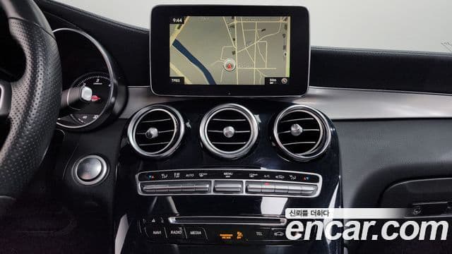 Mercedes-Benz GLC-Class 2018 — Şəkil 15/20