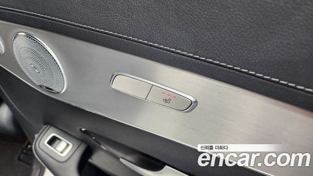 Mercedes-Benz GLC-Class 2018 — Şəkil 18/20