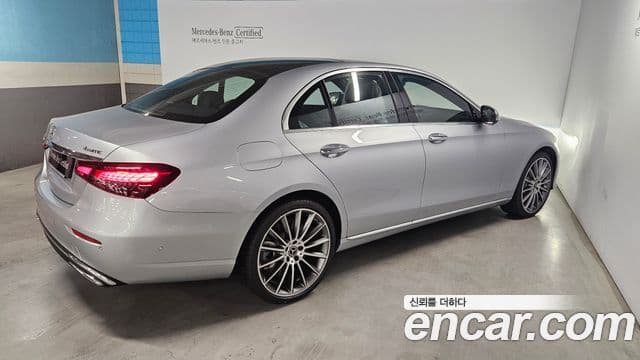 Mercedes-Benz E-Class 2023 — ფოტო 2/20