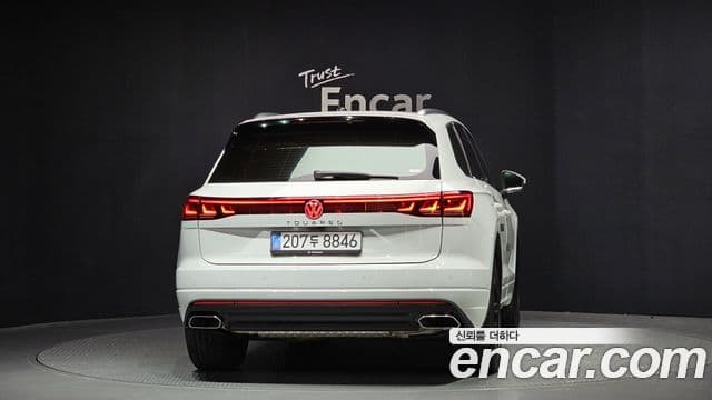 Volkswagen Touareg 2025 — ფოტო 4/20