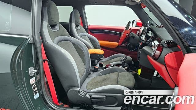 Mini Cooper S 2022 — ფოტო 10/20