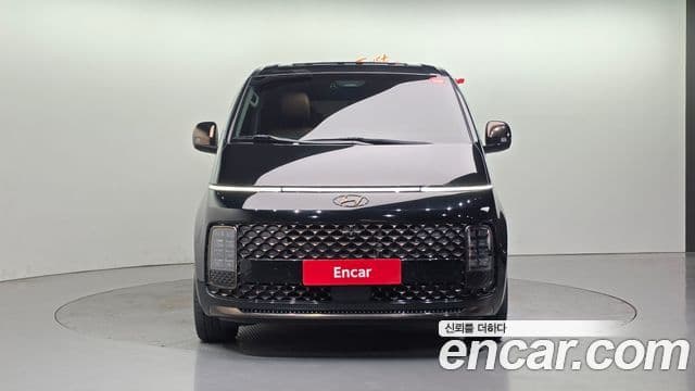 Hyundai Staria 2021 — ფოტო 3/20