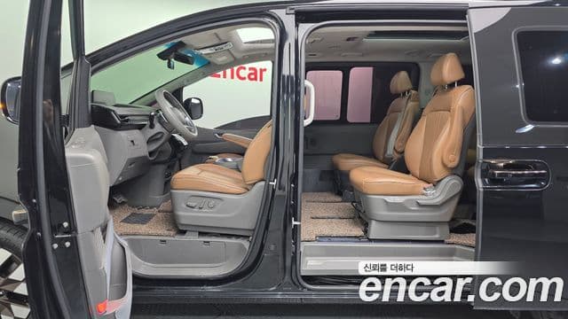 Hyundai Staria 2021 — ფოტო 17/20
