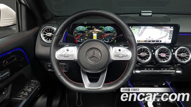 Mercedes-Benz GLB-Class 2021 — Фото 13/20